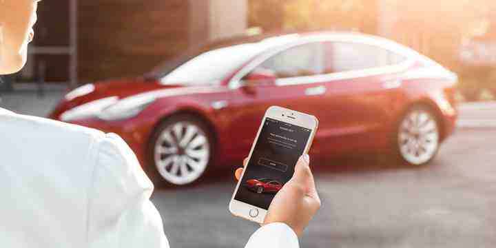 Tesla, mobil uygulamasına birbirinden kullanışlı 3 yeni özellik ekledi