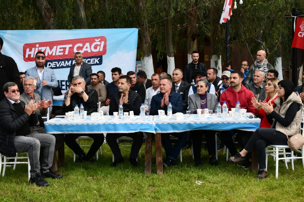 Kuşadalı Gençlerden Başkan Günel’e Tam Destek