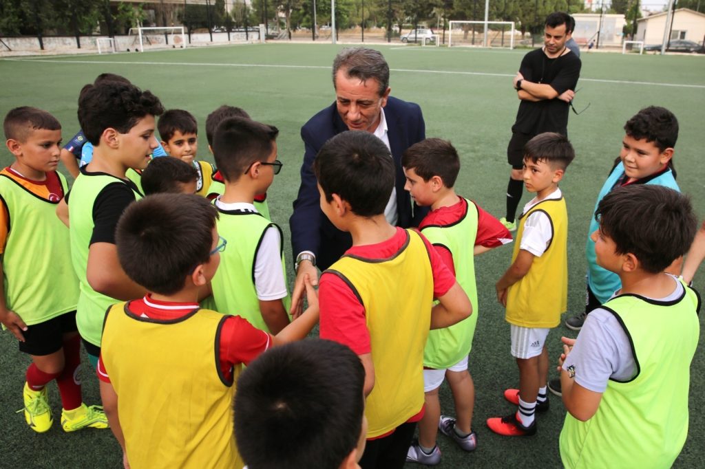 EFELER BELEDİYESİ ÇOCUKLAR İÇİN FUTBOL TURNUVASI DÜZENLİYOR