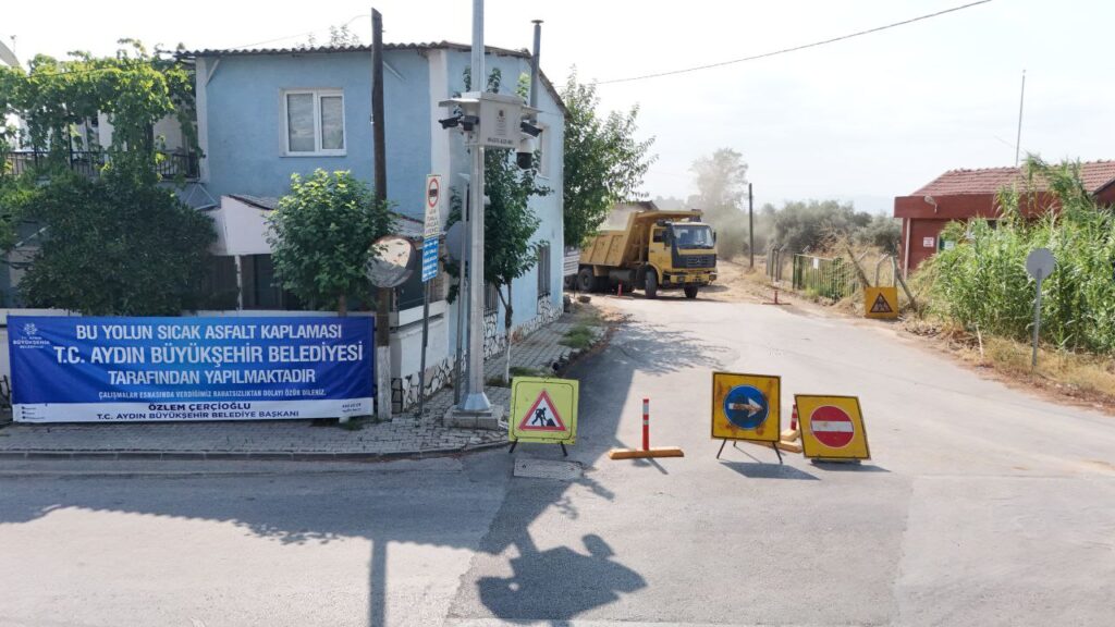 BAŞKAN ÇERÇİOĞLU EFELER’İN YOLLARINI YENİLİYOR