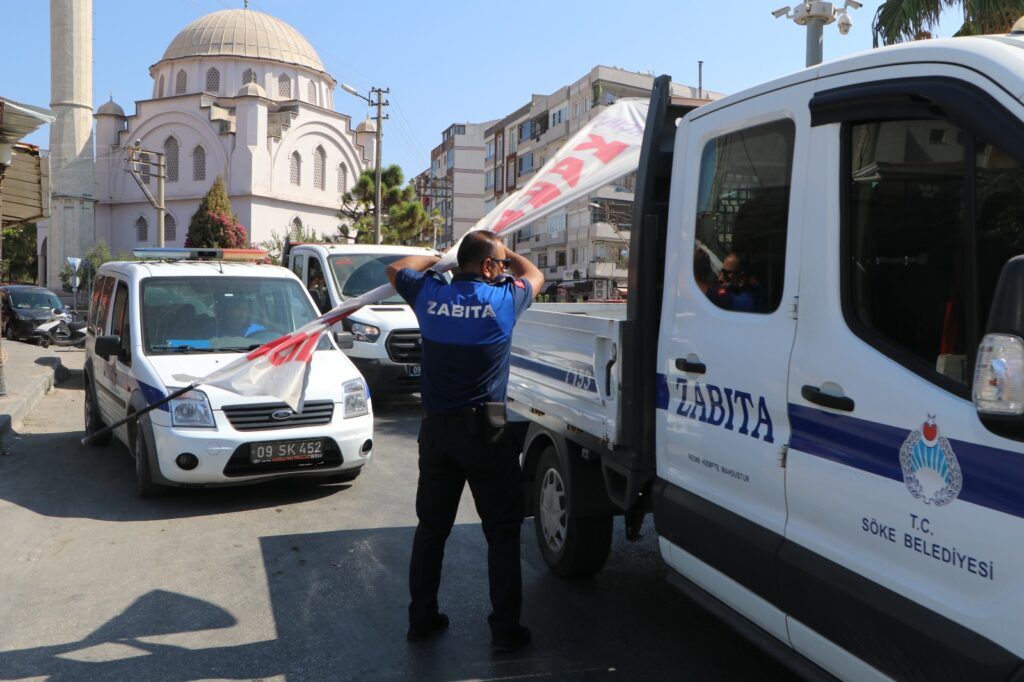 Söke Belediyesi’nin Kaldırım İşgallerine Yönelik Sıkı Denetimleri Aralıksız Devam Ediyor