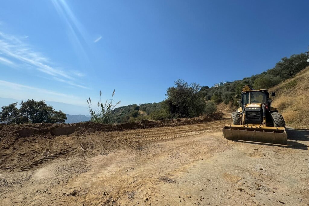 EFELER’DE YOL KONFORU VE GÜVENLİĞİ ARTIYOR