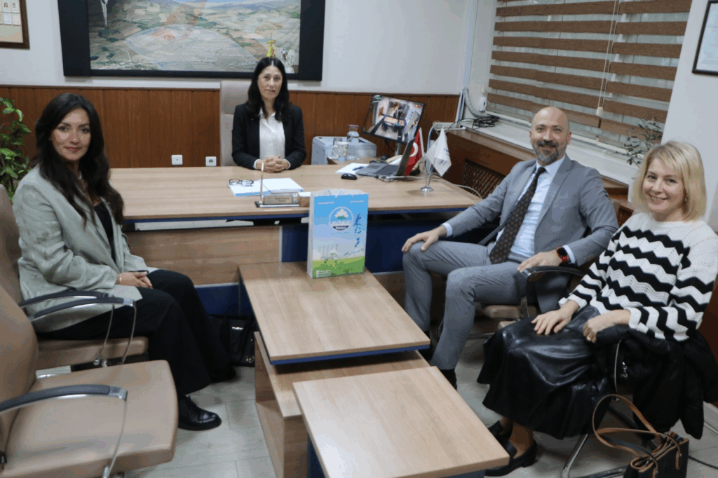 Başkan Arıkan’dan Tapu Müdürü Tuğba Kavak’a Hayırlı Olsun Ziyareti