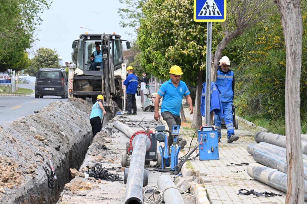 BAŞKAN ÇERÇİOĞLU’NDAN KUŞADASI’NDA ALTYAPI YATIRIMI