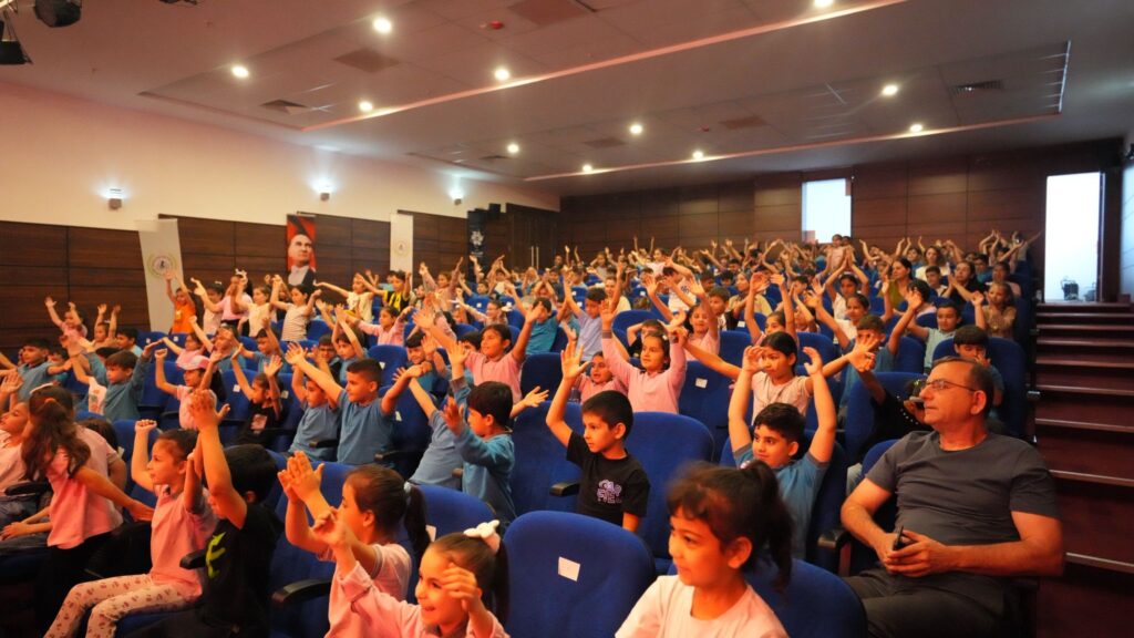 BAŞKAN ÇERÇİOĞLU HER YAŞTAN VATANDAŞI KÜLTÜR VE SANAT ETKİNLİKLERİ İLE BULUŞTURMAYA DEVAM EDİYOR