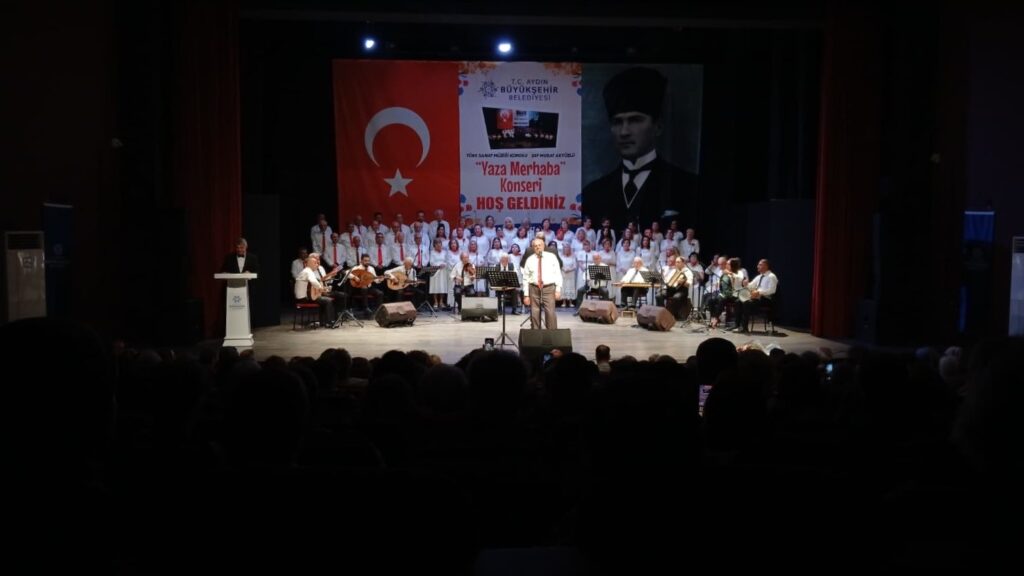 BAŞKAN ÇERÇİOĞLU SEVİLEN ŞARKILARI AYDINLILAR İLE BULUŞTURDU