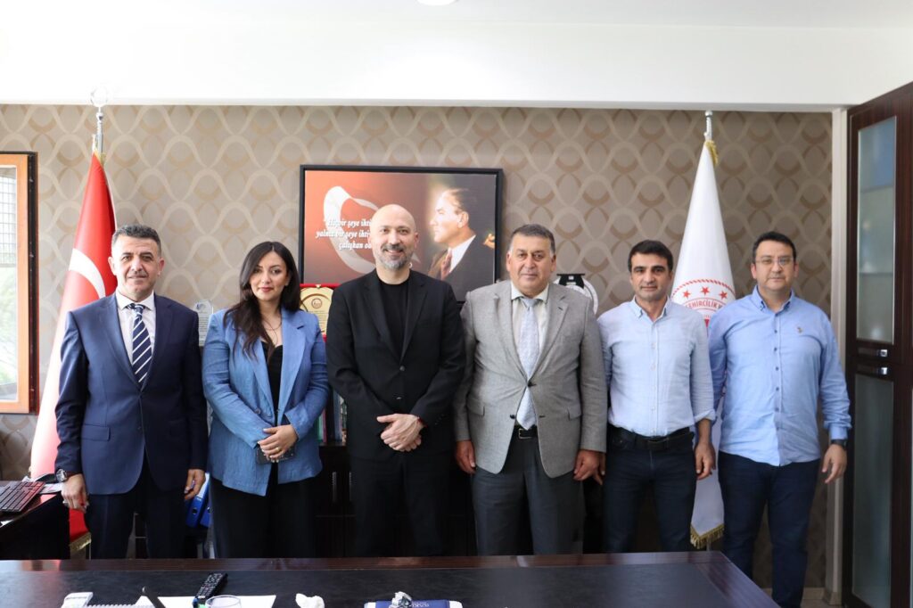Başkan Arıkan, Çevre ve Şehircilik il Müdürü Ergin ile bir araya geldi