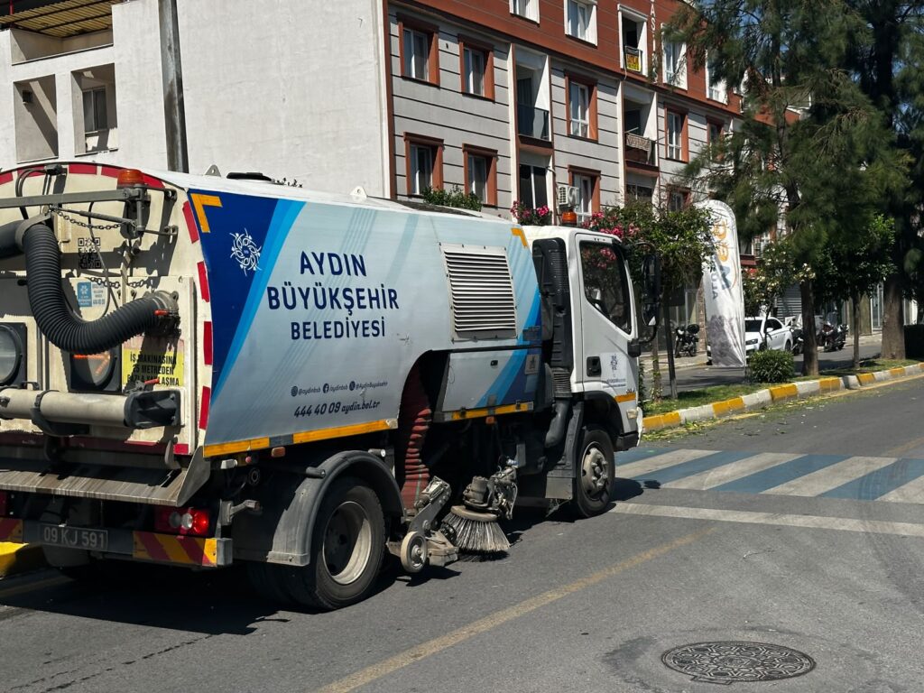 BAŞKAN ÇERÇİOĞLU KENTİN DÖRT BİR YANINDA VATANDAŞLARI HİZMET VE ÇALIŞMALARLA BULUŞTURUYOR