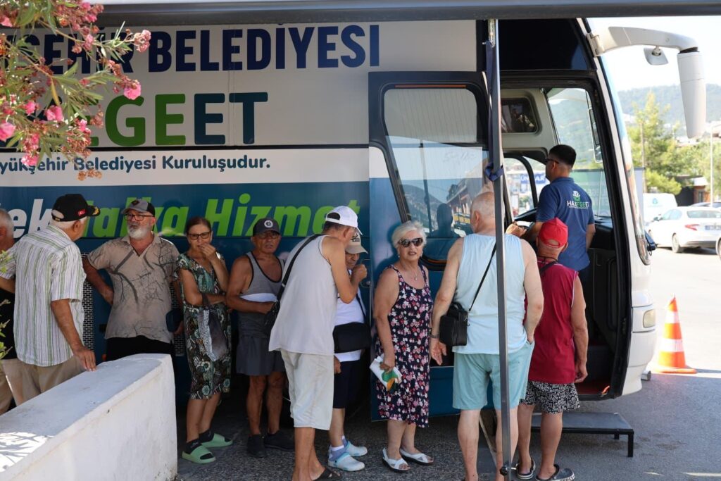 BAŞKAN ÇERÇİOĞLU AYDIN BÜYÜKŞEHİR BELEDİYESİ MOBİL HALK EGE ET HİZMETLERİNİ DİDİM’DE VATANDAŞLARLA BULUŞTURDU