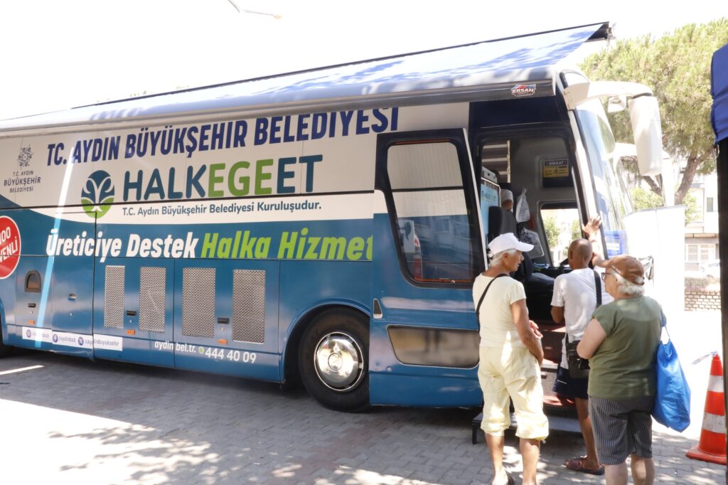 BAŞKAN ÇERÇİOĞLU’NDAN GÜZELÇAMLI’DA MOBİL HALK EGE ET HİZMETİ