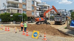 BAŞKAN ÇERÇİOĞLU’NDAN EFELER’DE YOL YENİLEME ÇALIŞMASI