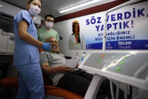 BAŞKAN ÇERÇİOĞLU MOBİL AĞIZ VE DİŞ SAĞLIĞI HİZMETLERİNİ KENTİN DÖRT BİR YANINDA VATANDAŞLARLA BULUŞTURMAYI SÜRDÜRÜYOR