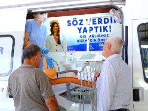 BAŞKAN ÇERÇİOĞLU AĞIZ VE DİŞ SAĞLIĞI HİZMETLERİNİ AYDIN’IN DÖRT BİR YANINDA VATANDAŞLARLA BULUŞTURUYOR