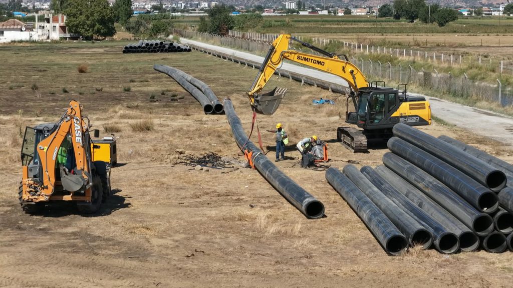 BAŞKAN ÇERÇİOĞLU İNCİRLİOVA’DA ALTYAPI YATIRIMLARINI SÜRDÜRÜYOR